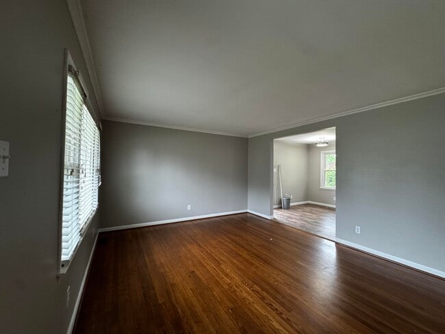 Building Photo - 136 Tartan Dr