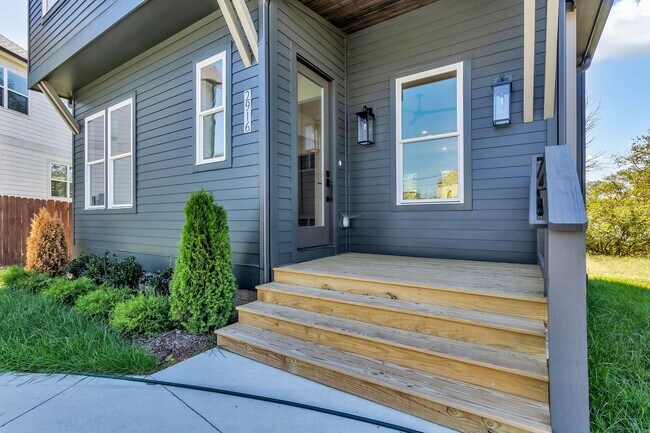 Building Photo - Amazing New Construction in North Nashville!