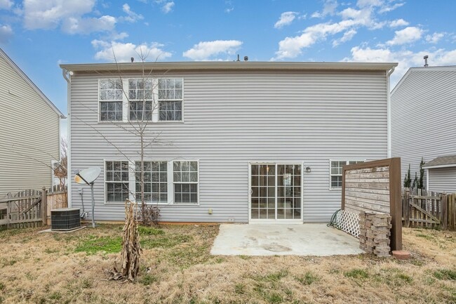 Building Photo - Elegant 4-bedroom Ballantyne home located ...