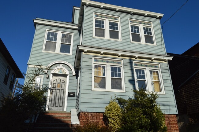 Building Photo - 286 Fulton Ave