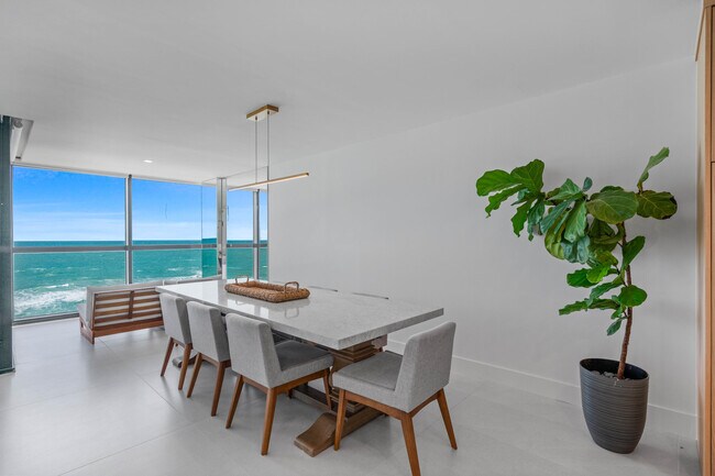 Building Photo - 10410 S Ocean Dr