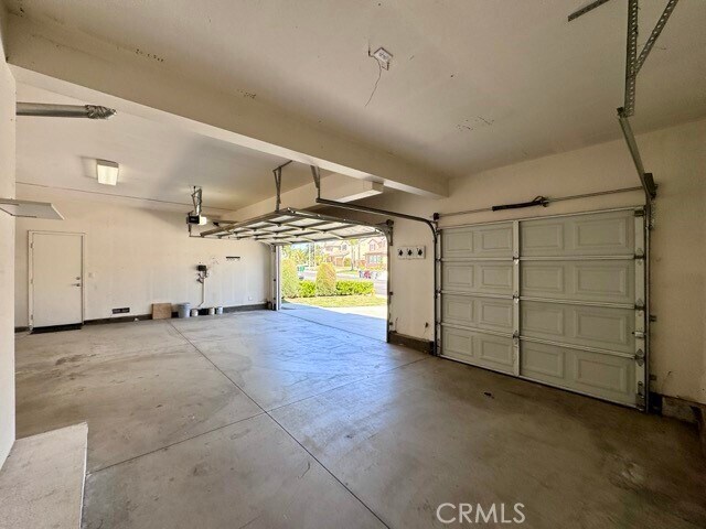 Building Photo - 26317 Palm Tree Ln