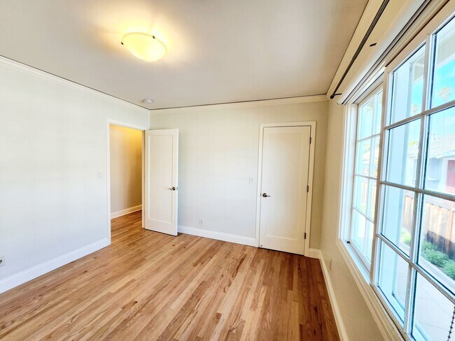 Building Photo - Lovely 2 bedroom house in San Mateo