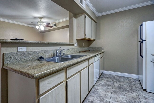 Building Photo - Fabulous Home!