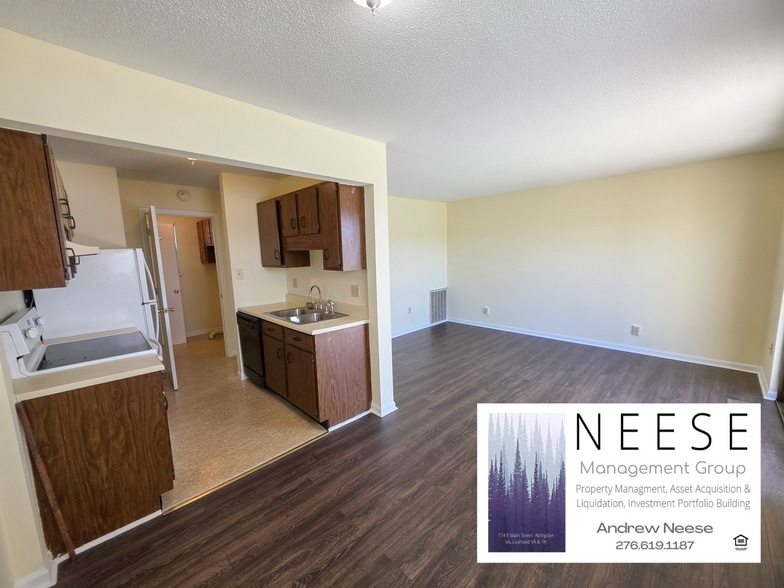 Building Photo - 100 Ivy Ln