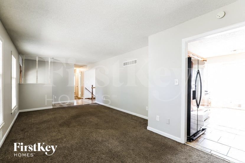 Building Photo - 8921 E 90 Terrace