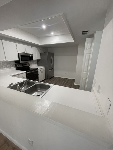 Building Photo - 8326 Tangelo Tree Dr