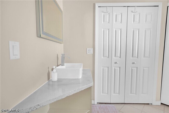 Building Photo - 3749 SW 1st Pl