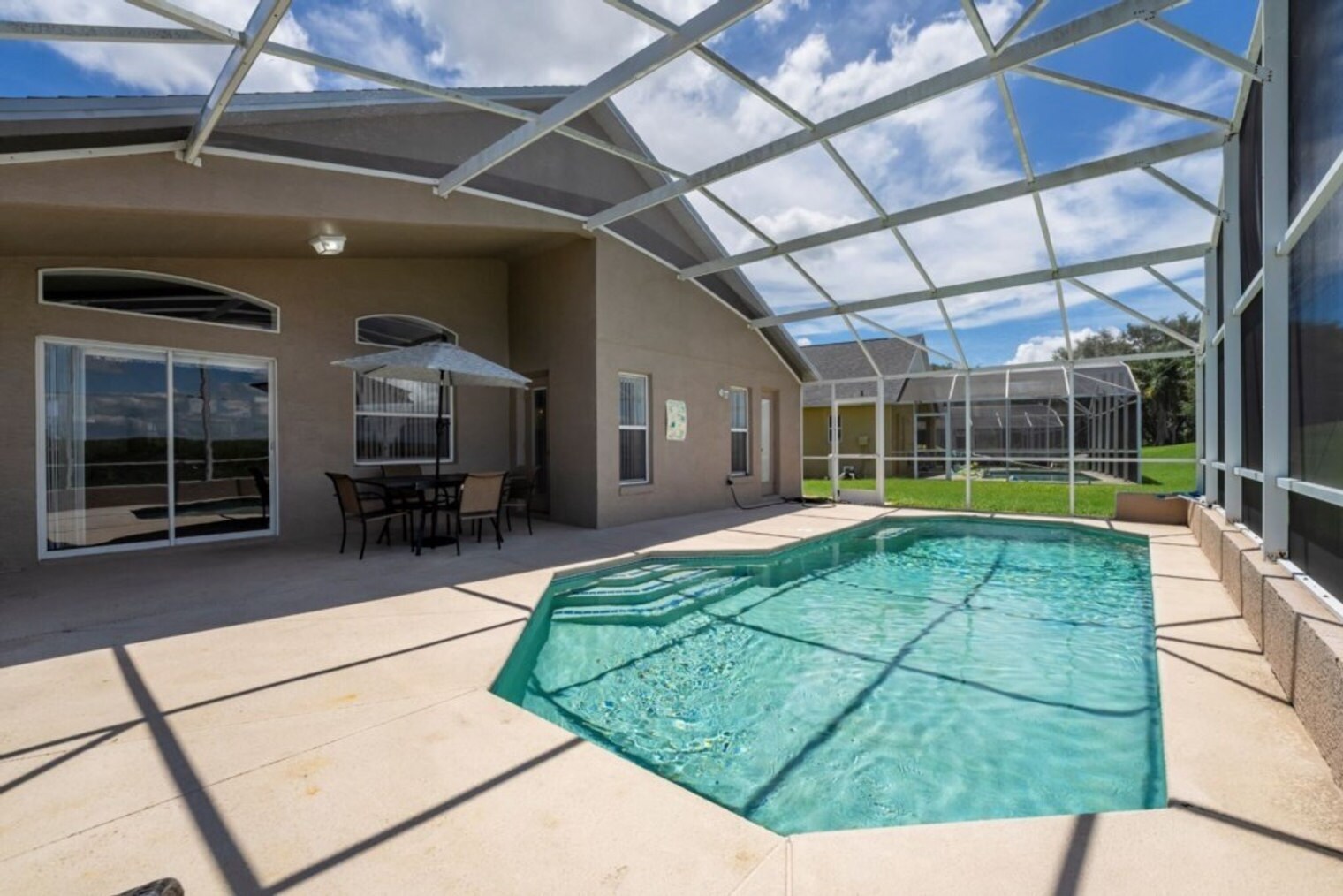 Building Photo - 447 High Point Dr