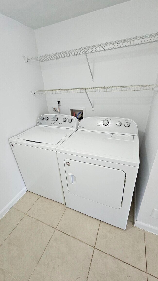 Building Photo - 1001 Green Pine Blvd