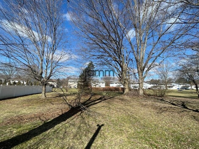 Building Photo - 635 Yacavona St