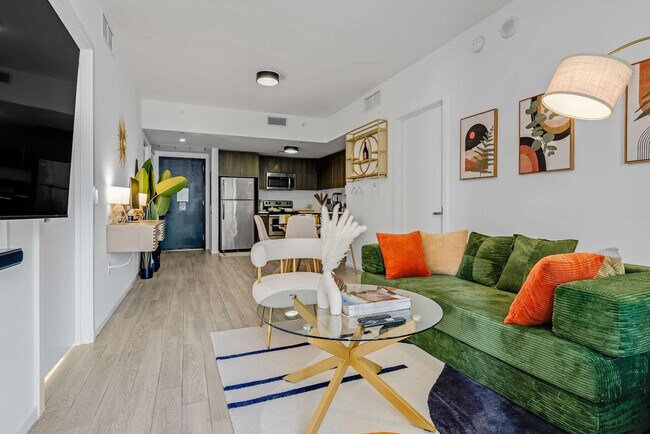 Building Photo - 404 NE 2nd Ave