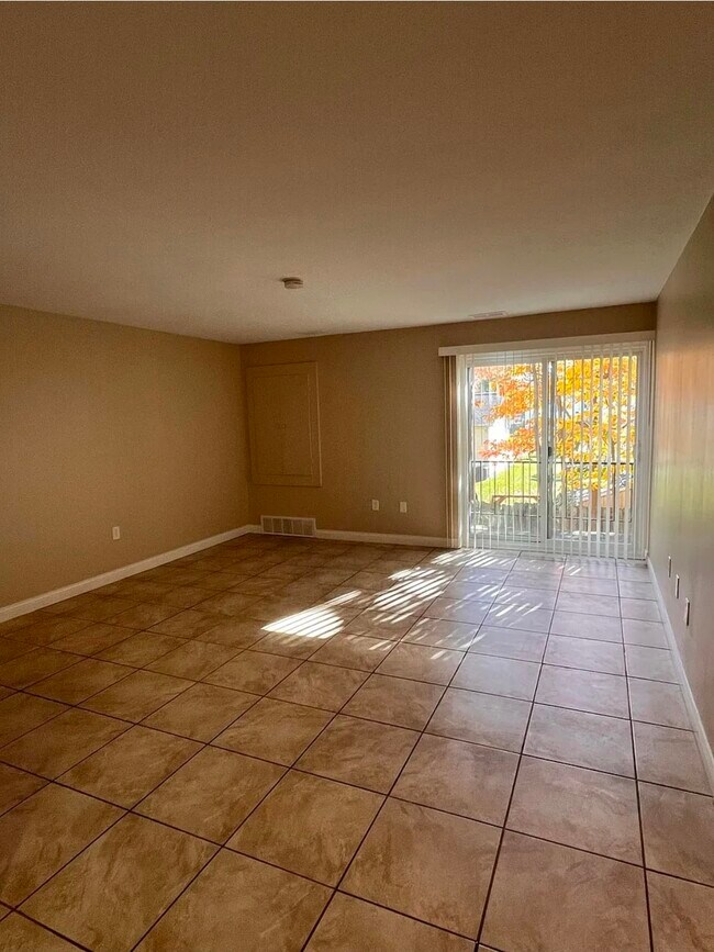 Building Photo - 38280 North Ln