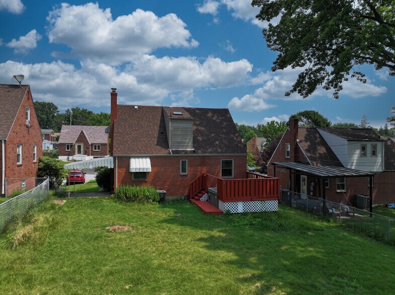 Building Photo - 445 Jenne Dr