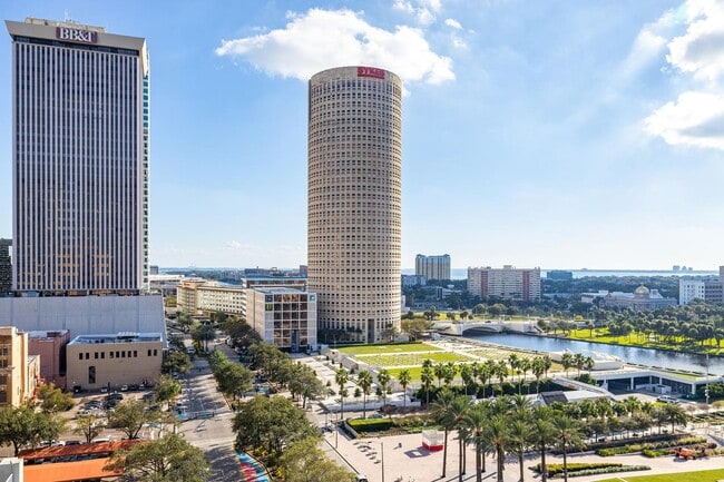 Building Photo - 777 N Ashley Dr