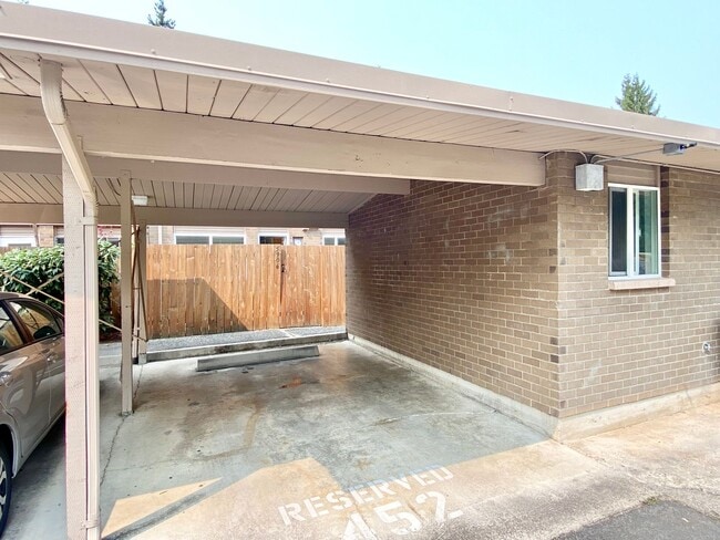 Building Photo - 12251 SE 59th St