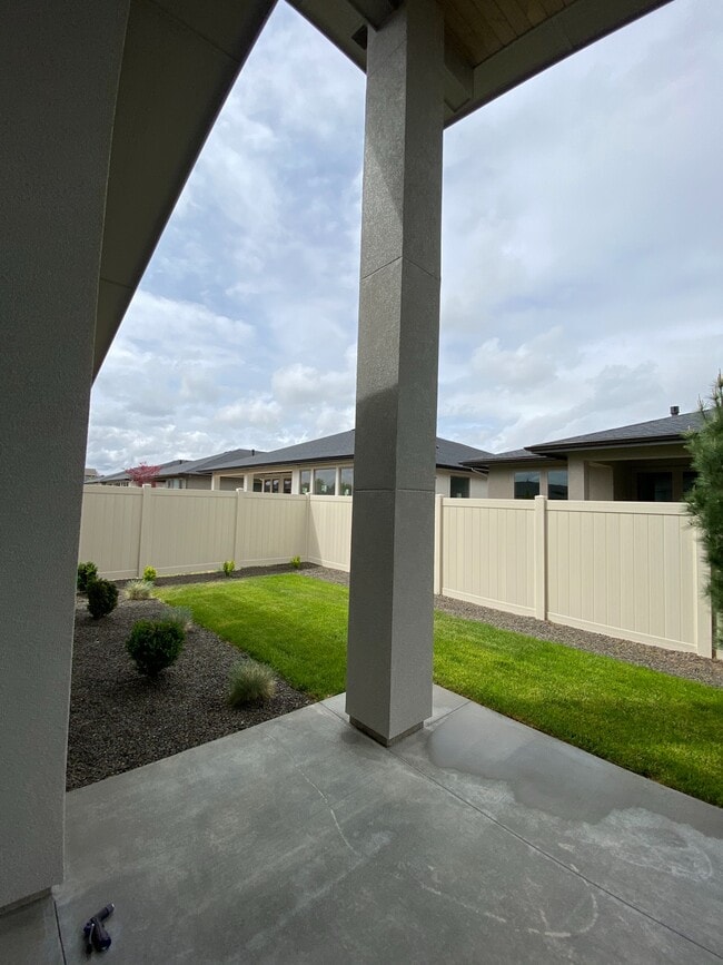 Building Photo - 2301 S Rolling Hills Ave