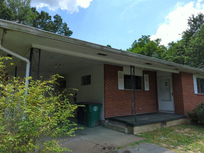 Primary Photo - 1302 Ridgefield Cir