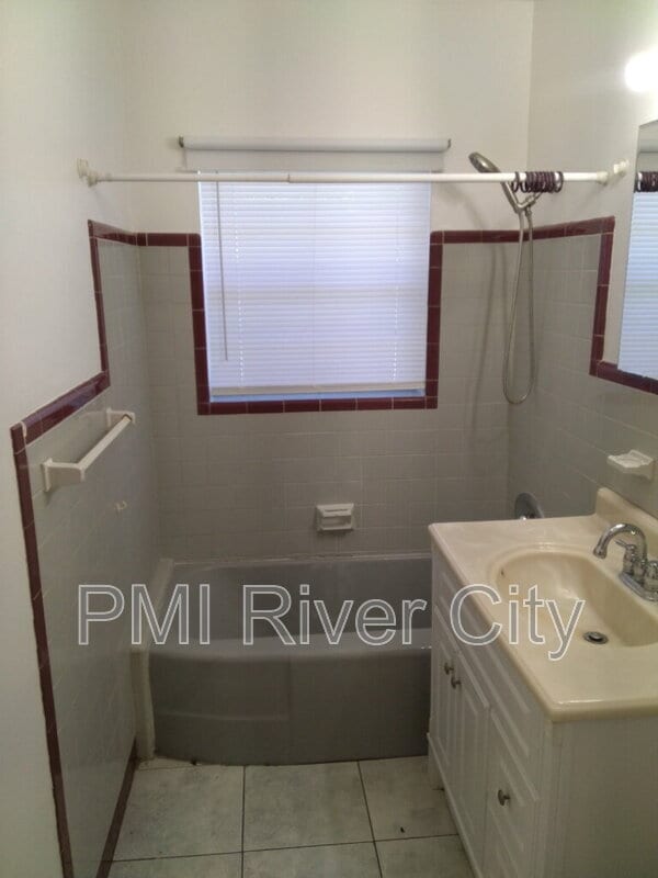Building Photo - 5405 Matanzas Way