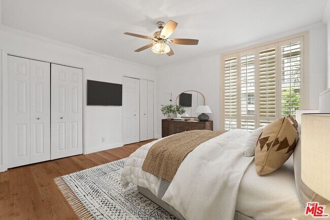 Building Photo - 7270 Hillside Ave