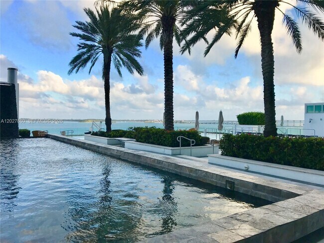 Building Photo - 1331 Brickell Bay Dr