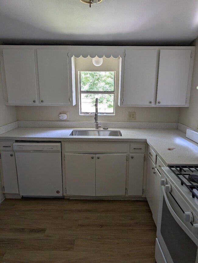 Building Photo - 6651 Terrell St