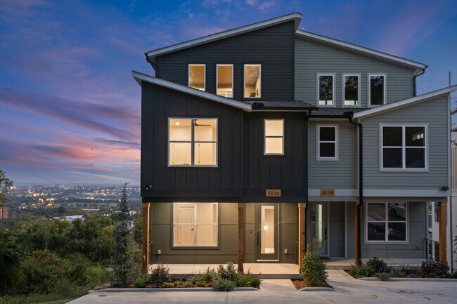 Building Photo - "Spacious 4-Bed, 4-Bath Gem in Nashville -...