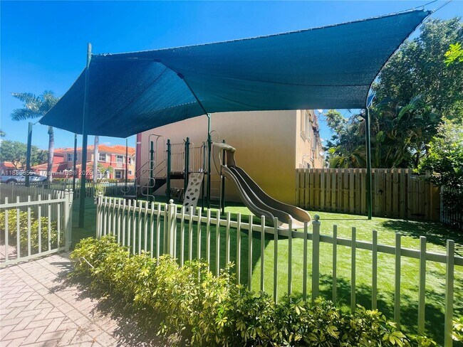 Building Photo - 11500 NW 60th Terrace