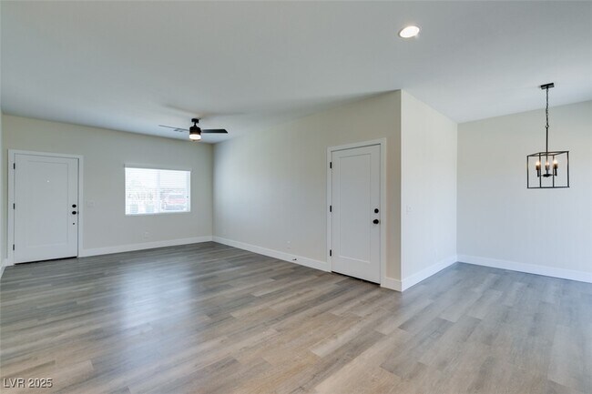 Building Photo - 1912 Carver Ave