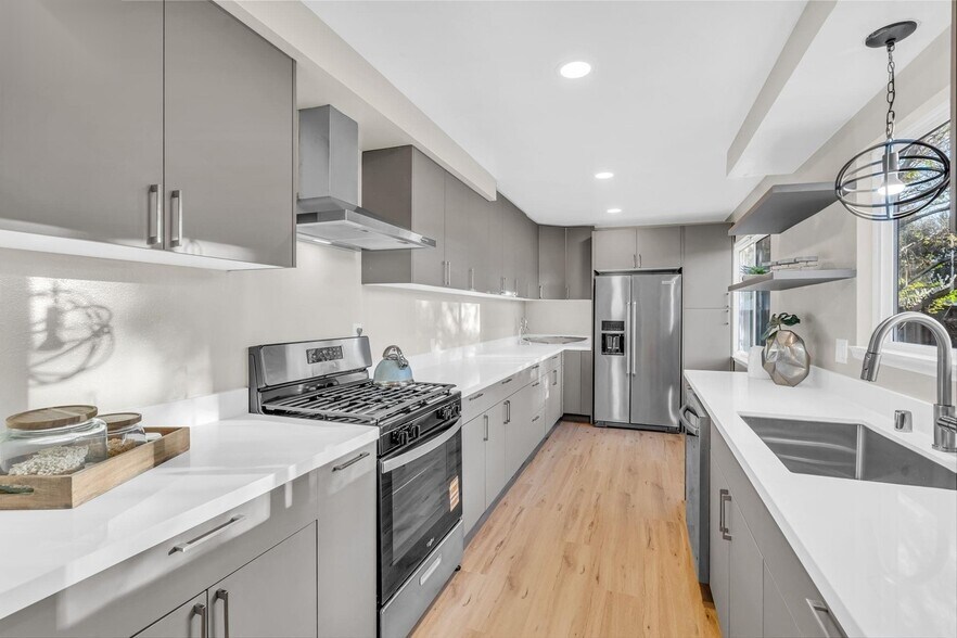 Building Photo - 7472 Blue Fox Way