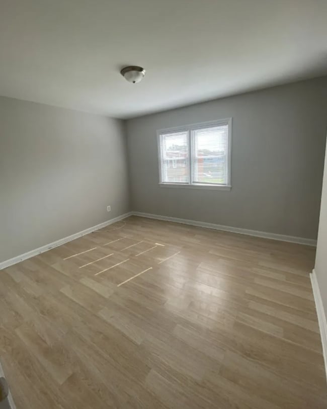 Building Photo - COMING SOON - 2 Bedroom Rental in Temple Hills