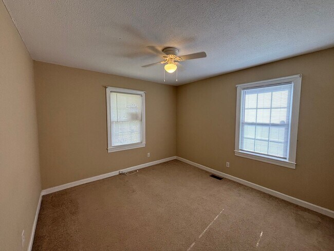 Building Photo - 2755 Hwy 123 N