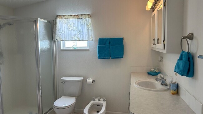 Building Photo - 2122 Nettles Blvd