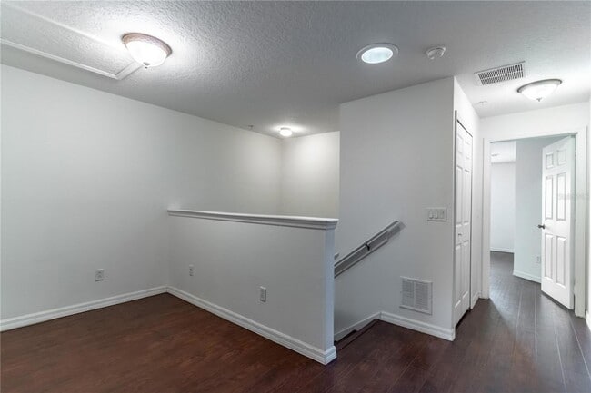 Building Photo - 6007 Scotchwood Glen