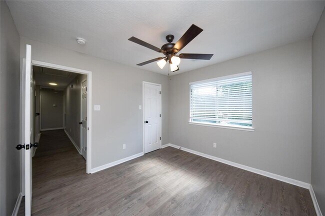 Building Photo - 14011 Cypress Falls Dr