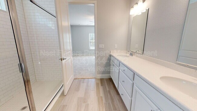 Building Photo - 307 Killarney Ave