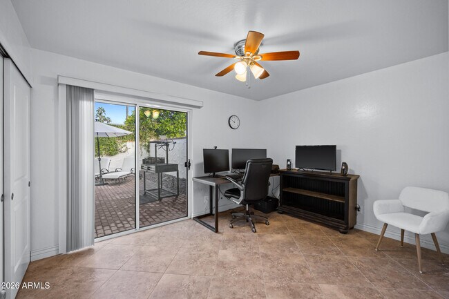 Building Photo - 7118 E Buena Terra Way