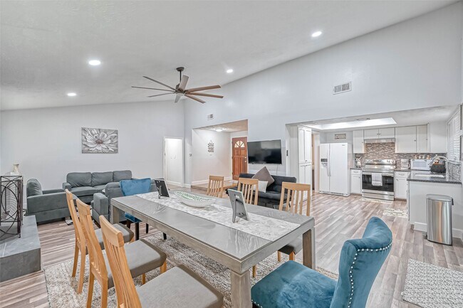 Building Photo - 11618 Corona Ln