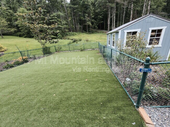 Building Photo - 53 Jump Cove Rd