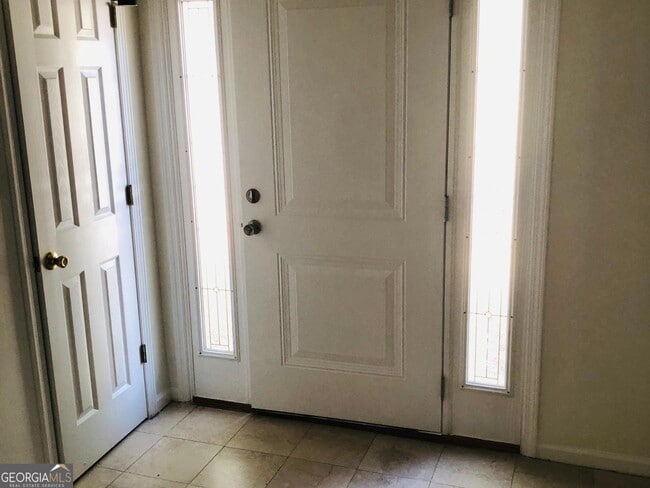 Building Photo - 6135 Crooked Creek Dr.