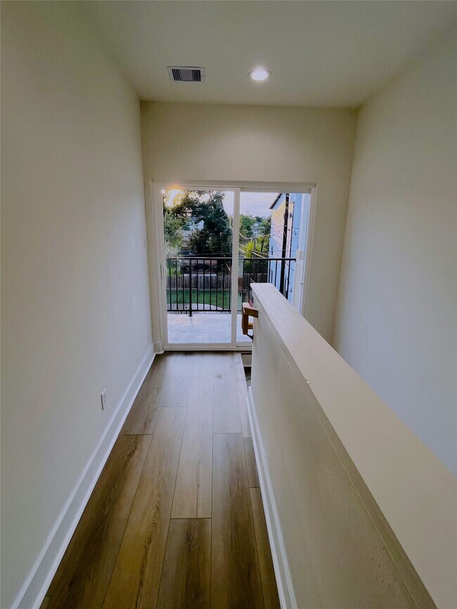 Building Photo - 3802 Yale St