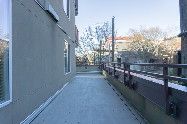 Building Photo - 1711 E Olive Way