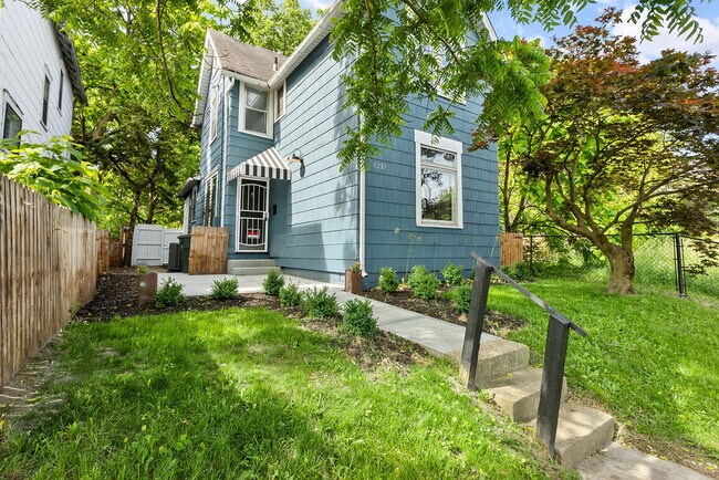 Building Photo - 1287 Mooberry St