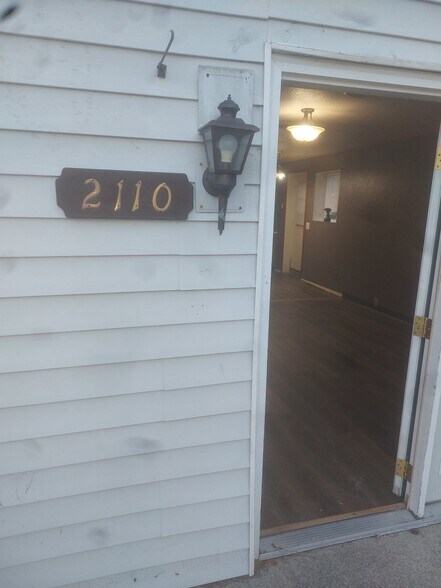 Building Photo - 2110 N 30th St