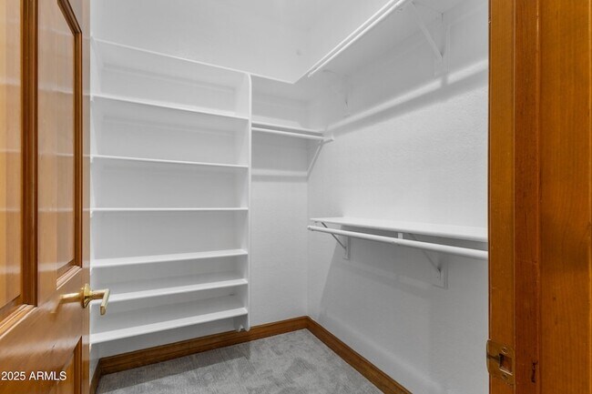 Building Photo - 322 E Gary Cir