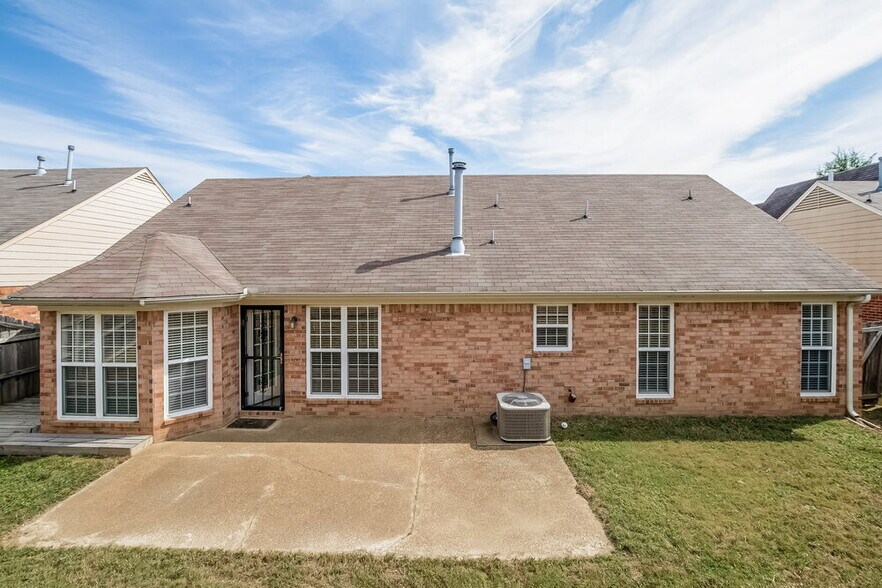 Building Photo - 2743 Long Shadow Ln