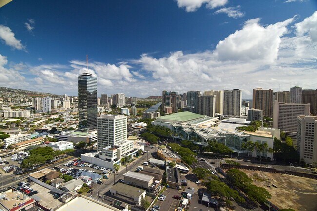 Building Photo - Life on the 19th Floor