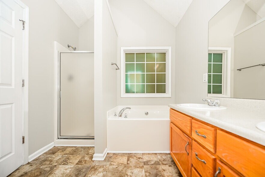 Building Photo - 306 Fletcher Ct