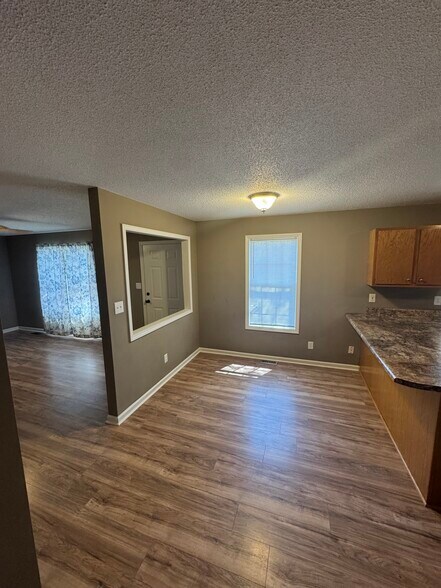 Building Photo - 1740 Shoreline Dr