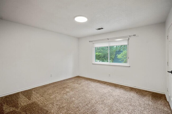 Building Photo - 16814 Windypine Dr